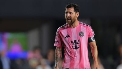 Messi bị cắt đứt chuỗi ghi bàn kỷ lục bằng trận thua đậm