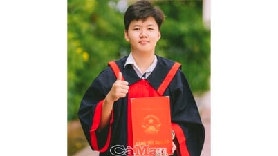 ダット・ムイ高校の卒業生代表と兵士の制服に彼の夢を託す旅