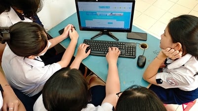 Xét tuyển ĐH 2025: Dự báo điểm chuẩn giảm sâu