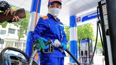 Giá xăng giảm về dưới 20.000 đồng một lít
