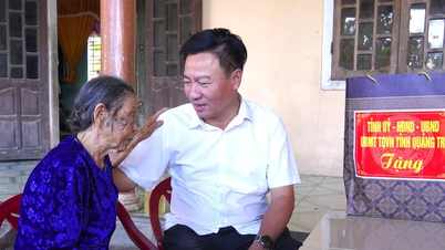 Phó Chủ tịch Thường trực Ủy ban MTTQVN tỉnh thăm, tặng quà gia đình chính sách, người có công với cách mạng