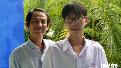 Thi xong 'tự đoán' điểm cao, nam sinh Vũng Tàu 3 điểm 10, thủ khoa toàn quốc