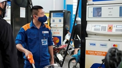 Xăng RON95-III giảm nhẹ, giá bán dưới 20.000 đồng/lít