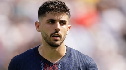 Tin tức về chuyển nhượng 17/7: MU lấy sao PSG, Chelsea ký Rogers