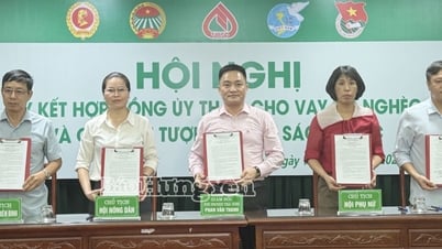 Ký kết hợp đồng ủy thác cho vay hộ nghèo và các đối tượng chính sách