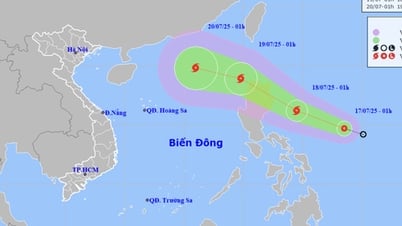 Áp thấp nhiệt đới gần biển Đông khả năng thành bão