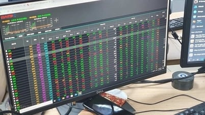 Cổ phiếu bất động sản bứt phá, VN-Index tiến gần mốc 1.500 điểm