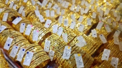 Giá vàng chiều nay 17/7/2025: Giá vàng trong nước vẫn bình thản, vàng thế giới lại thêm đáy mới