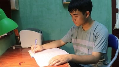 Thủ khoa A00 30 điểm bật mí "bí kíp học siêu đỉnh" từ cuốn sổ đặc biệt