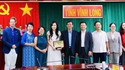 Phó Chủ tịch Thường trực UBND tỉnh- Đặng Văn Chính tiếp đoàn công tác Diễn đàn Kinh tế Thụy Sĩ - Việt Nam