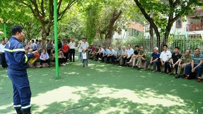 Phường Nghĩa Đô: Trang bị cho người dân kỹ năng chữa cháy, thoát nạn