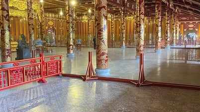 Lắp hàng rào kính cường lực và phân luồng lại tại di tích điện Thái Hòa
