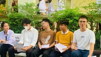Hà Nội hạ điểm chuẩn 10 trường THPT công lập