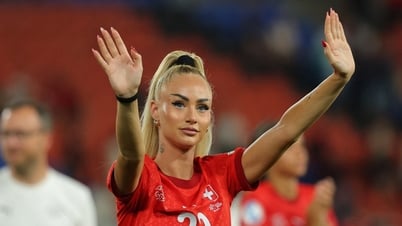 Nữ cầu thủ được bảo vệ nghiêm ngặt ở Euro 2025 vì 'quá nóng bỏng'