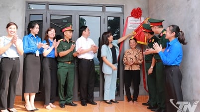 Khánh thành 'Ngôi nhà 100 đồng' tại xã An Khánh