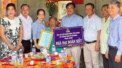 TGB bàn giao nhà Đại đoàn kết tại xã Tân Thới