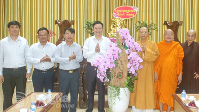 Leaders of the Department of Ethnic Minorities and Religions visited the Executive Committee of the Vietnam Buddhist Sangha in Dong Nai province