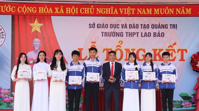 Ngôi trường sát biên giới Việt-Lào lần đầu tiên có học sinh đậu tốt nghiệp 100%