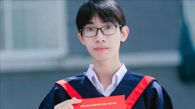 Chàng trai '10 đều' mê Toán, thủ khoa khối A00 toàn quốc