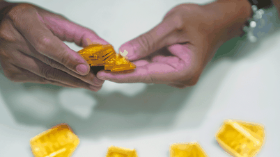 Gold price today July 17, 2025: Gold plummets to familiar levels, will SJC continue to decrease?