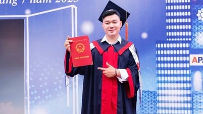 Chàng trai Hà Nhì tốt nghiệp thủ khoa Học viện Hành chính và Quản trị công