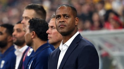 HLV Kluivert bất ngờ xác nhận cú sốc lớn cho Indonesia, vé World Cup 2026 lâm nguy