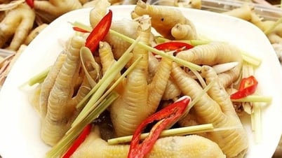 Cô gái 20 tuổi phải đi cấp cứu vì tai nạn bất ngờ khi làm món chân gà sả ớt