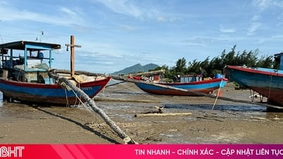 Lạch Cửa Khẩu bị bồi lắng, ngư dân "thiệt đơn, thiệt kép"