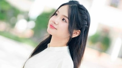 Nữ thủ khoa D01 Thanh Hoá: 5 tuổi học tiếng Anh, top 1% điểm SAT thế giới