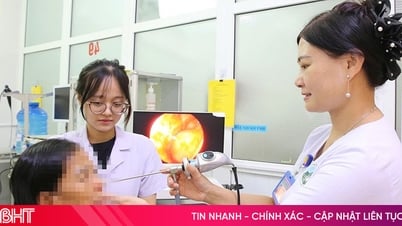 Hãi hùng hình ảnh bác sỹ gắp ổ dòi ra từ mũi bệnh nhân