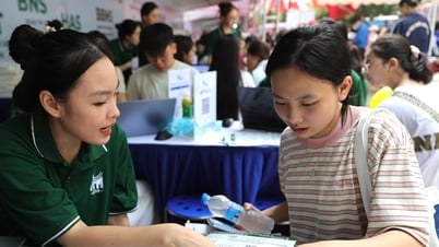 Trường đại học hạ điểm sàn, bỏ yêu cầu toán 8 điểm mới được xét ngành bán dẫn