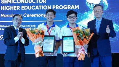 Chuyển giao chương trình đào tạo bán dẫn, sinh viên CĐ  nhận học bổng 100%