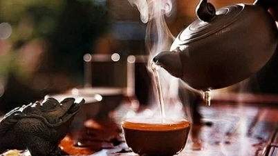 Tách trà kết nối tình thâm
