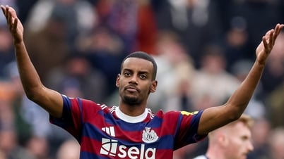 Tin tức về chuyển nhượng 19/7: MU lấy Javi Guerra, Al Hilal mua Isak