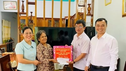 Thăm hỏi, tri ân các gia đình chính sách nhân dịp 27/7