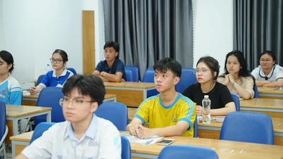 Tuyển sinh đại học 2025: Điểm sàn, điểm chuẩn ra sao?