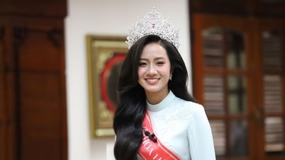 Hoa hậu Hà Trúc Linh: Không học hỏi sẽ không biết những gì đang chờ phía trước