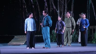 'Tiếp lửa' cải lương từ đôi bờ Vàm Cỏ