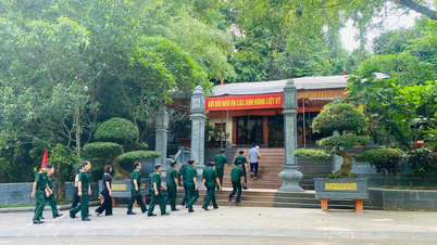 Cựu chiến binh tỉnh Quảng Trị dâng hương tại các “địa chỉ đỏ” trên đường 20 - Quyết Thắng