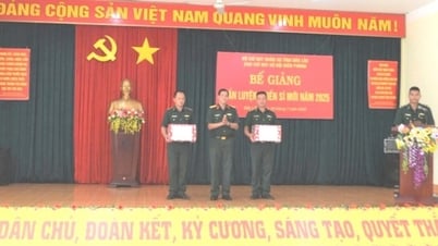 Các chiến sĩ Bộ đội Biên phòng tỉnh Đắk Lắk lên đường...