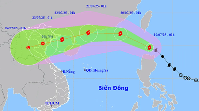 Bão Wipha tiến vào Biển Đông, biển động dữ dội