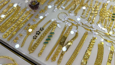 Vàng thế giới bật tăng, trong nước lấy lại mốc 121 triệu đồng
