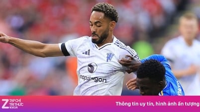 Cunha nổi giận với đồng đội trong ngày ra mắt MU