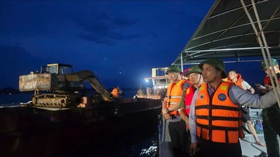 Cứu hộ xuyên đêm, tìm kiếm các nạn nhân vụ đắm tàu du lịch trên Vịnh Hạ Long