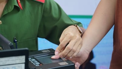 Công an TP.HCM hướng dẫn người nước ngoài đăng ký tài khoản định danh điện tử VNeID