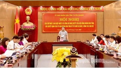កិច្ចប្រជុំលើកដំបូងរបស់គណៈកម្មាធិការប្រជាជនខេត្ត Tuyen Quang បន្ទាប់ពីការរួមបញ្ចូលគ្នារបស់ខេត្ត