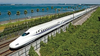 Which new communes of Nghe An does the North-South high-speed railway pass through?