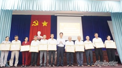 ส่งเสริมขบวนการเลียนแบบ “วัยชรา-ตัวอย่างอันสดใส”