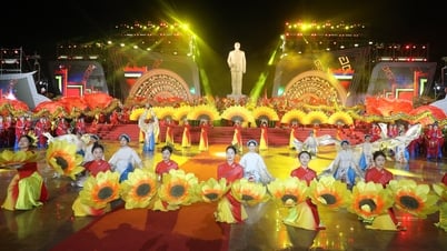 Art program to celebrate the 110th birthday of General Secretary Nguyen Van Linh and welcome the merger of Hung Yen and Thai Binh provinces