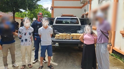 La police de Dien Bien a coordonné la destruction de nombreuses lignes de drogue au Laos, saisissant près de 2 tonnes de drogue.